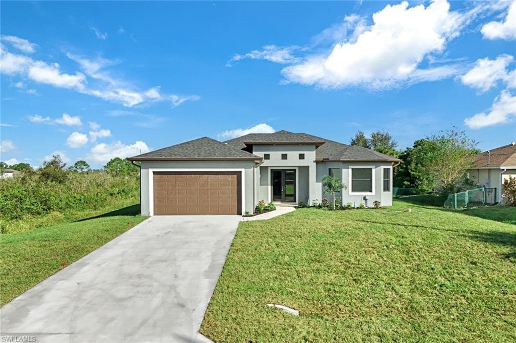 2802 63rd St W, Lehigh Acres, FL 33971-3