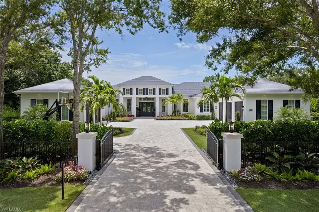 475 Carica Rd, Naples, FL 34108-10