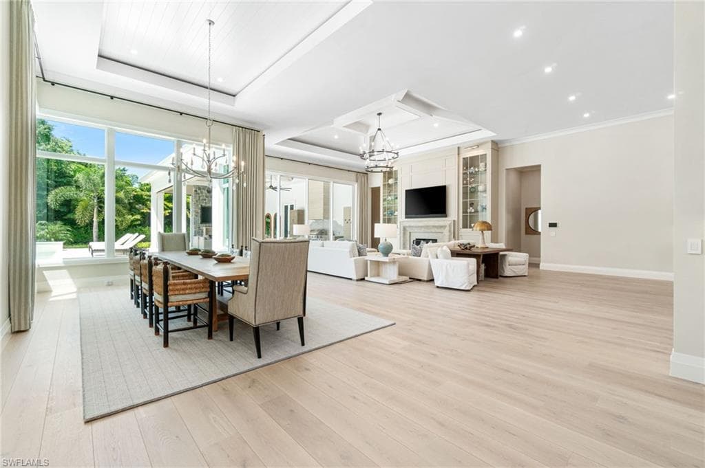 475 Carica Rd, Naples, FL 34108-14