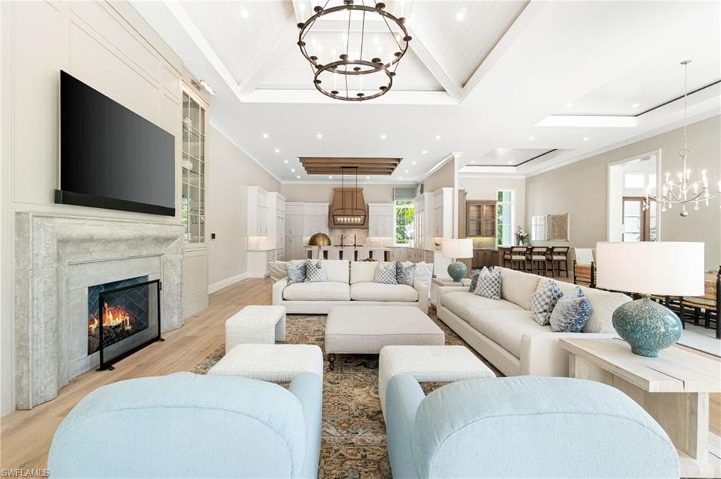 475 Carica Rd, Naples, FL 34108-20