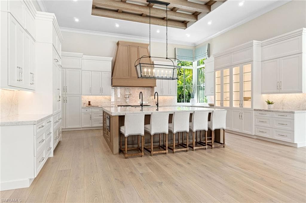475 Carica Rd, Naples, FL 34108-21