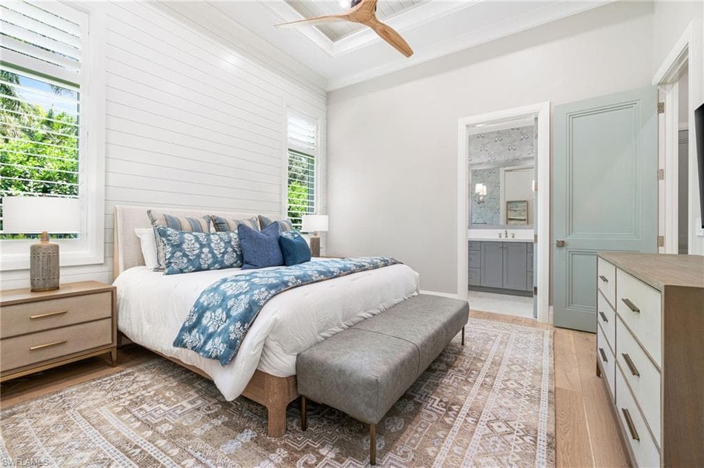 475 Carica Rd, Naples, FL 34108-33