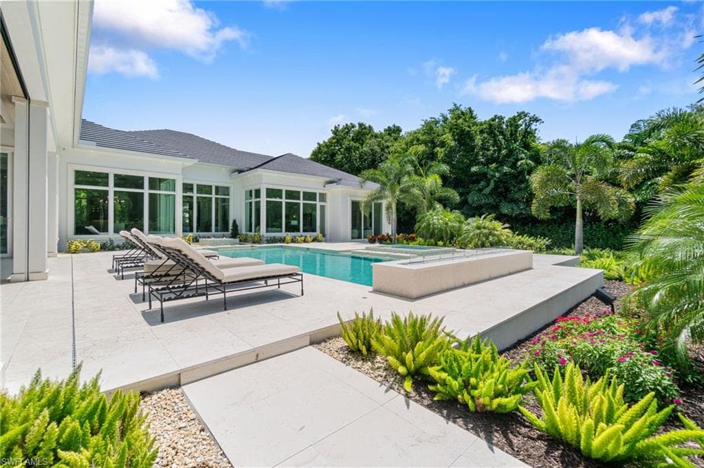 475 Carica Rd, Naples, FL 34108-48