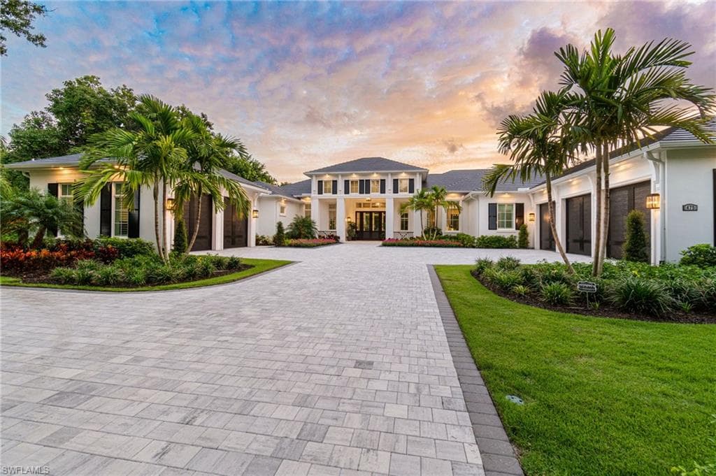 475 Carica Rd, Naples, FL 34108-4
