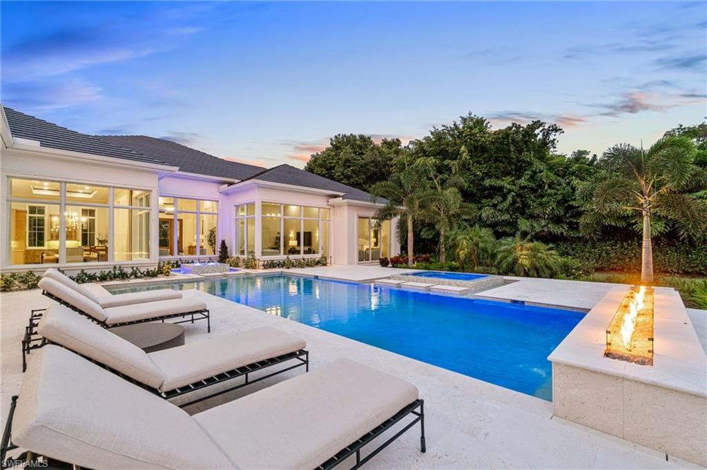 475 Carica Rd, Naples, FL 34108-5