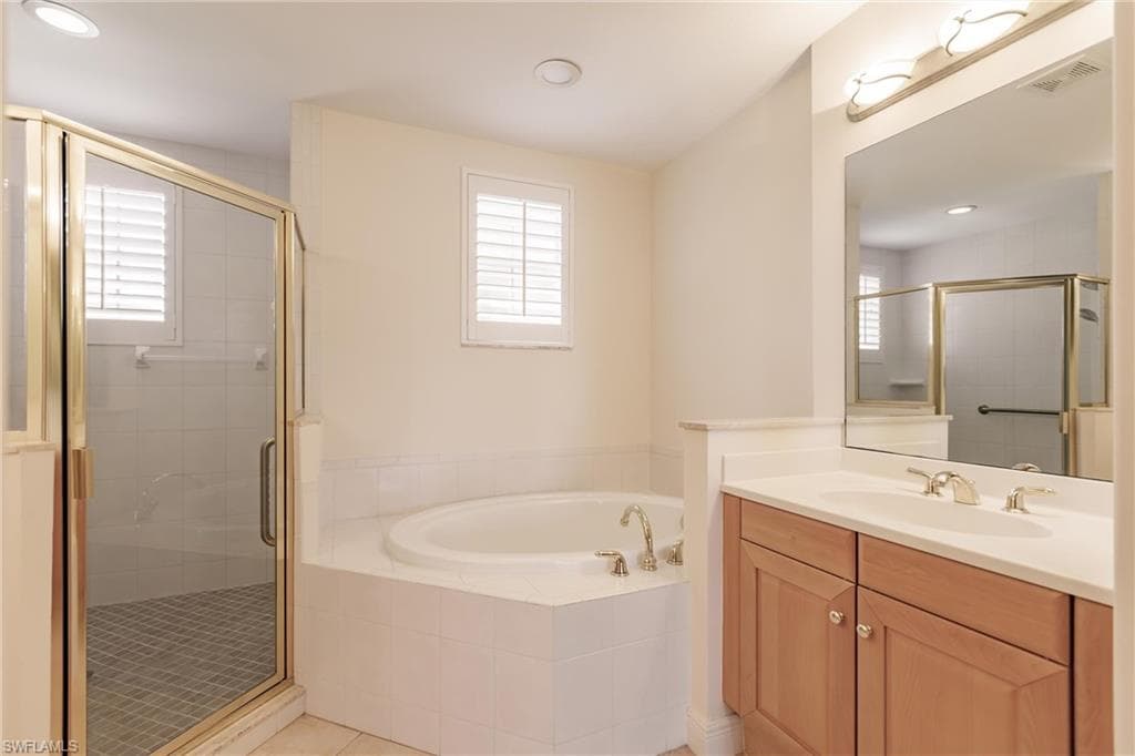 798 Regency Reserve Cir 1101, Naples, FL 34119-16