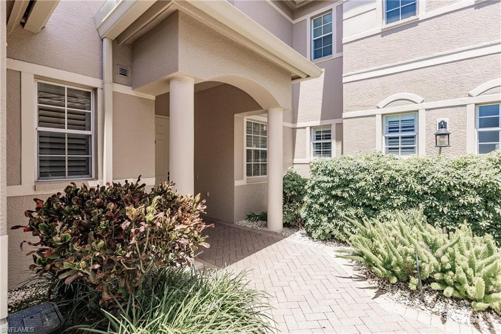 798 Regency Reserve Cir 1101, Naples, FL 34119-36