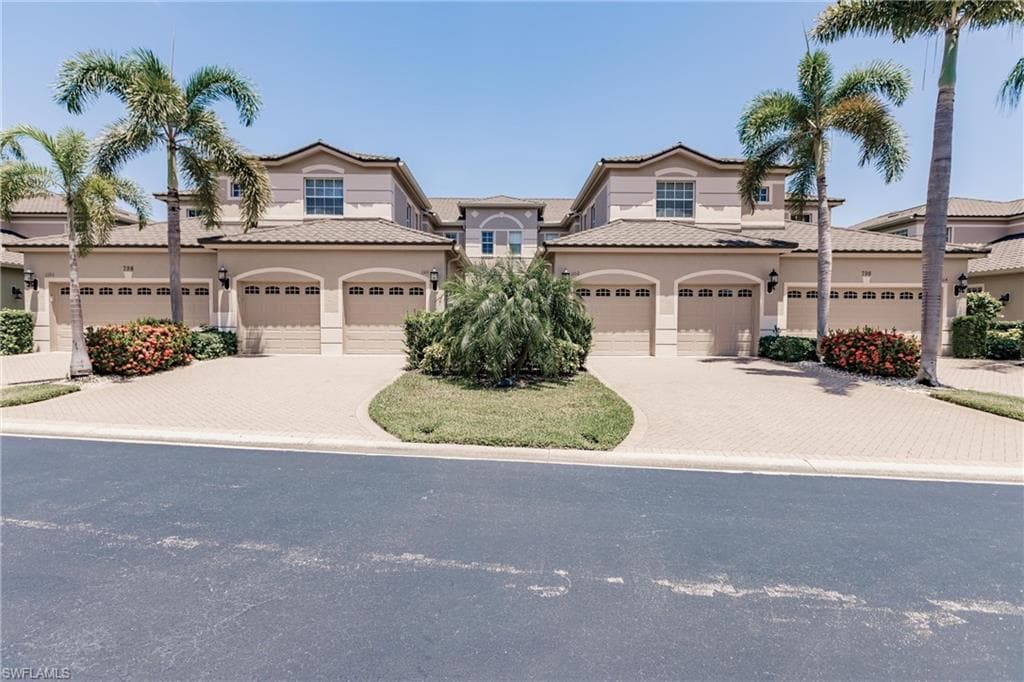 798 Regency Reserve Cir 1101, Naples, FL 34119-37