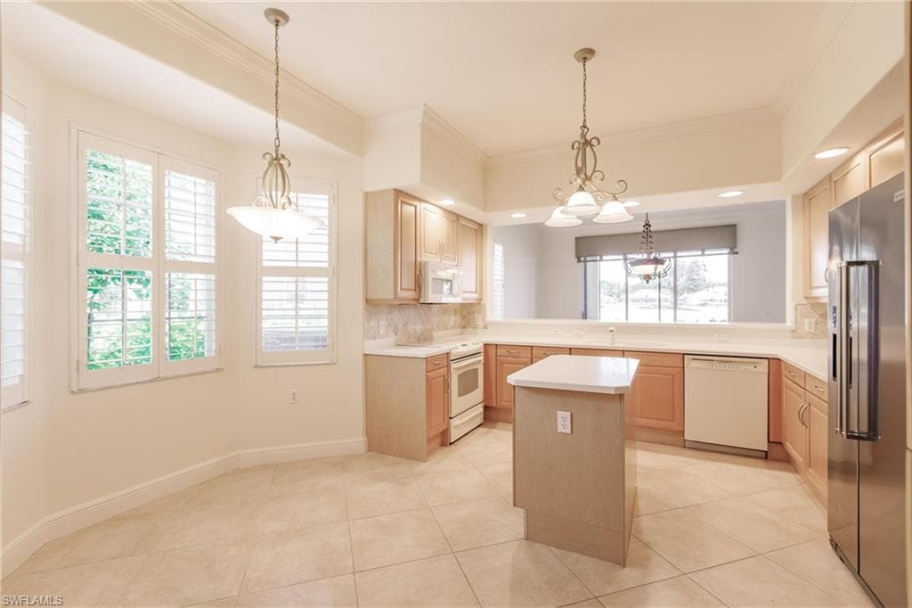 798 Regency Reserve Cir 1101, Naples, FL 34119-2