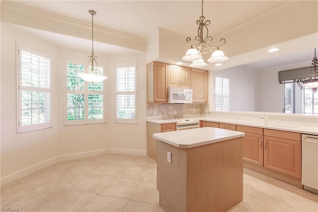 798 Regency Reserve Cir 1101, Naples, FL 34119-4