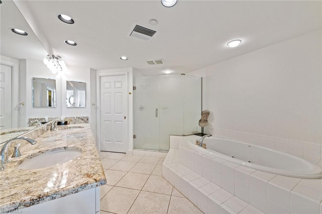 7117 Pelican Bay Blvd 1103, Naples, FL 34108-11