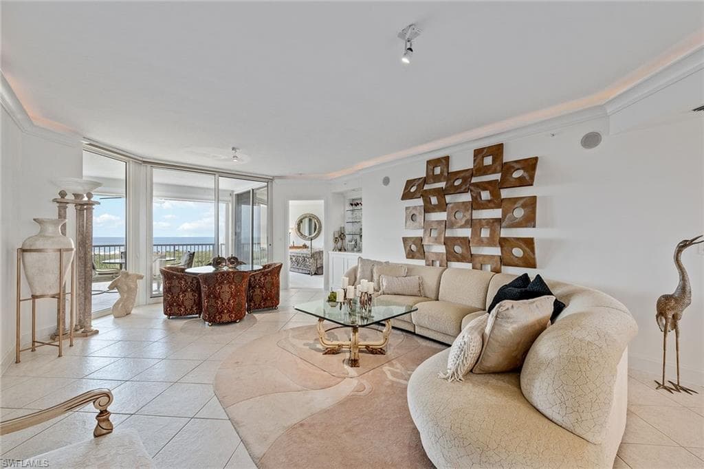 7117 Pelican Bay Blvd 1103, Naples, FL 34108-3