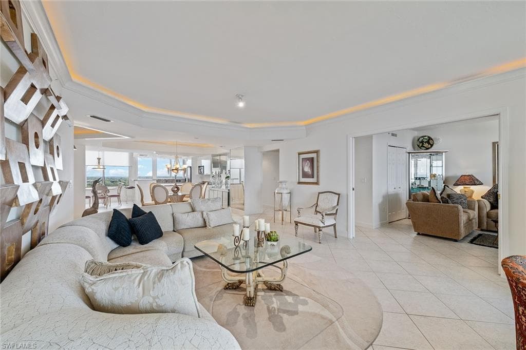 7117 Pelican Bay Blvd 1103, Naples, FL 34108-4