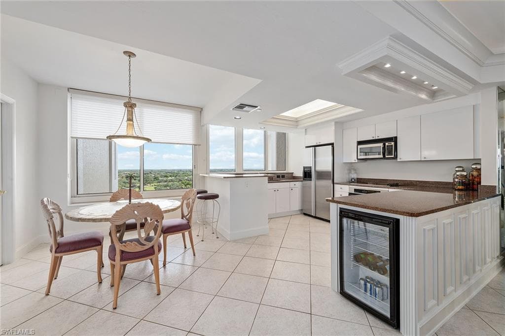 7117 Pelican Bay Blvd 1103, Naples, FL 34108-5
