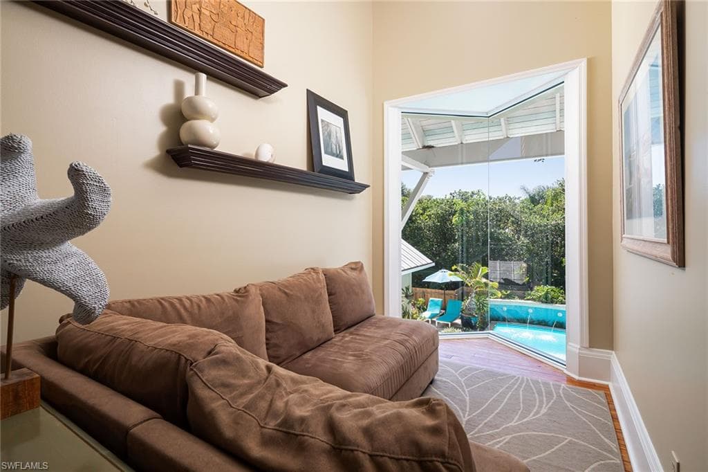 8006 Vera Cruz Way, Naples, FL 34109-26
