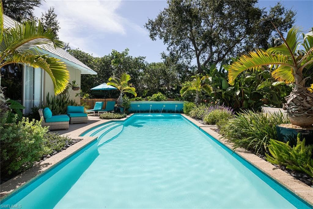 8006 Vera Cruz Way, Naples, FL 34109-28