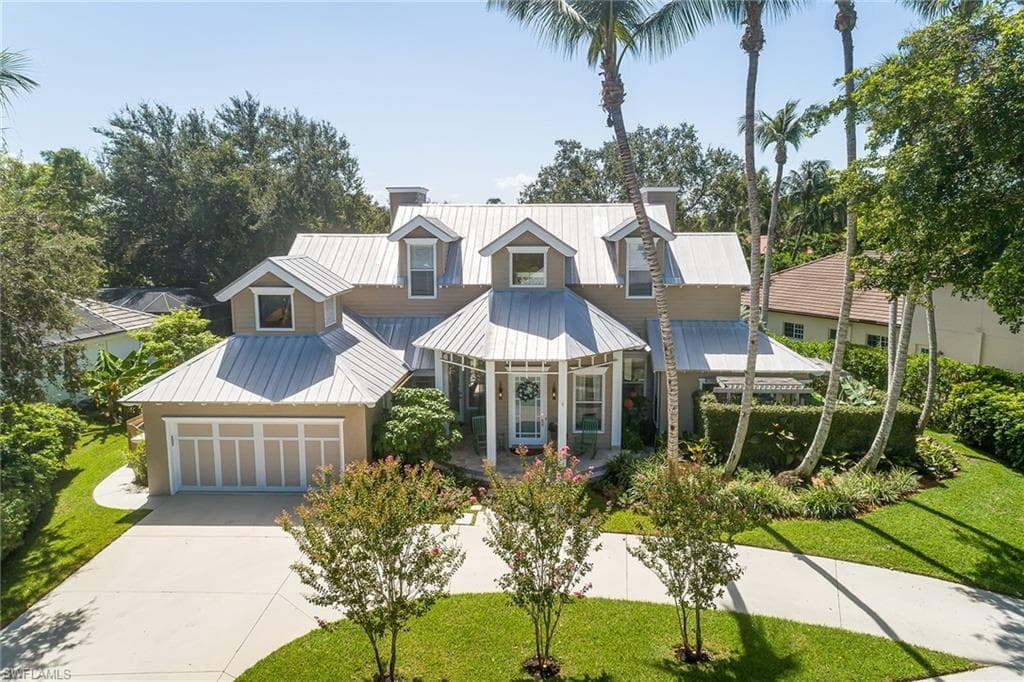 8006 Vera Cruz Way, Naples, FL 34109-2