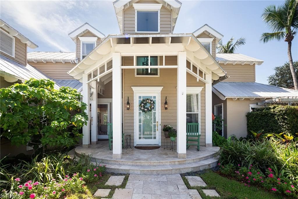 8006 Vera Cruz Way, Naples, FL 34109-32