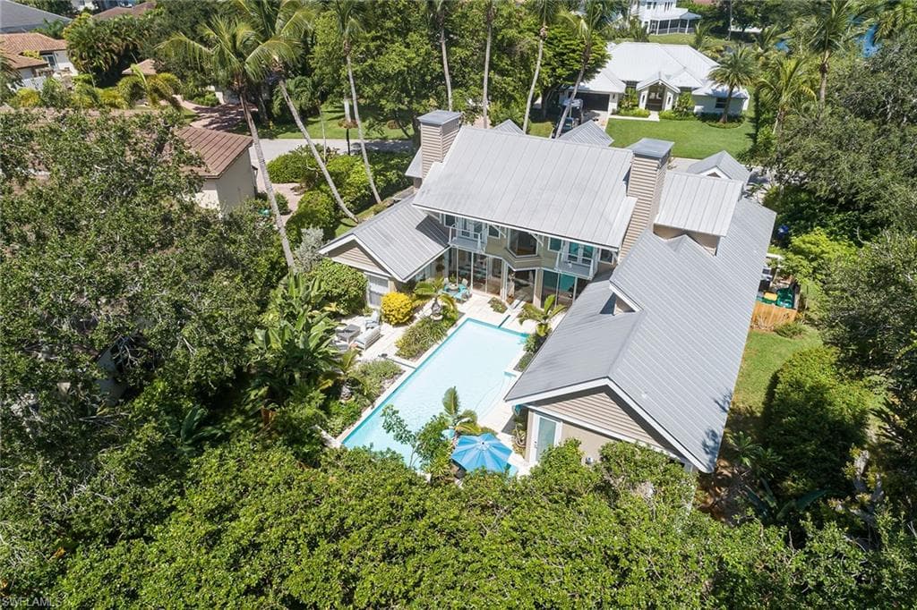 8006 Vera Cruz Way, Naples, FL 34109-38