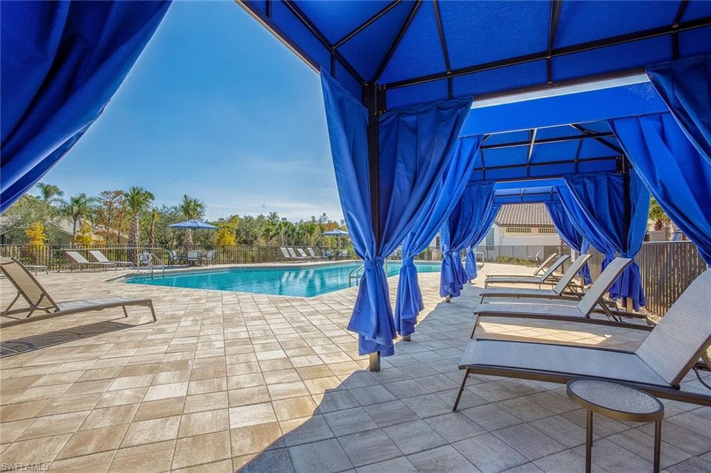 8006 Vera Cruz Way, Naples, FL 34109-43