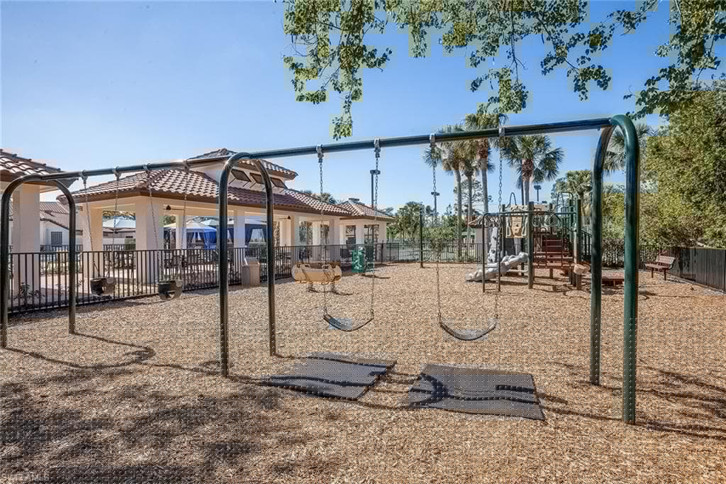 8006 Vera Cruz Way, Naples, FL 34109-47