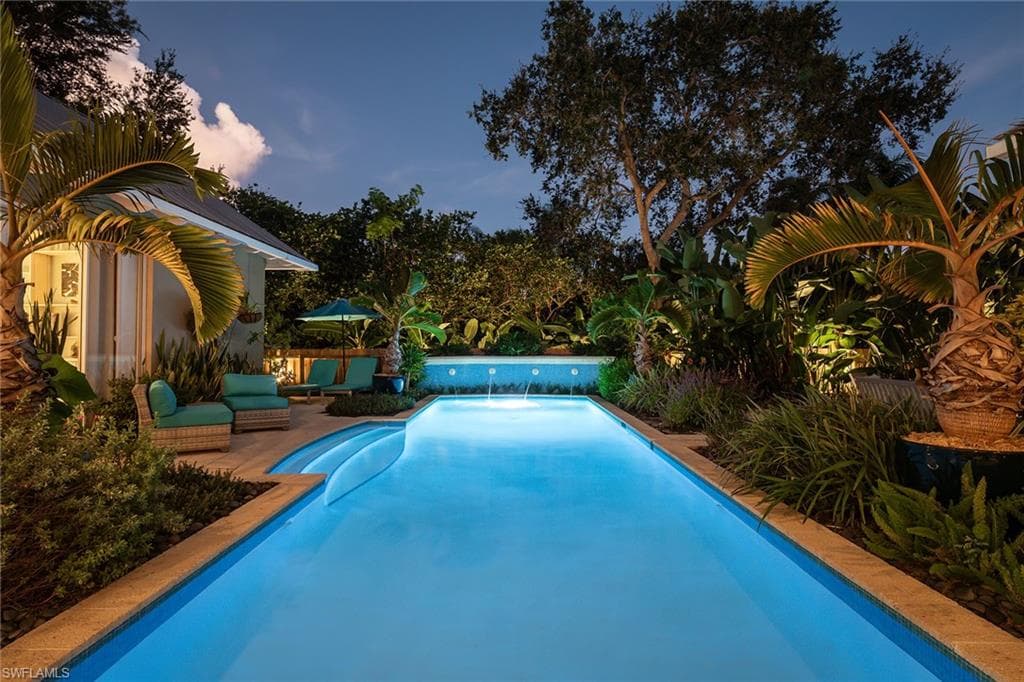 8006 Vera Cruz Way, Naples, FL 34109-4