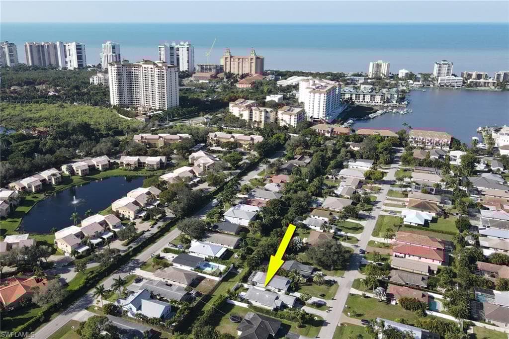 578 92nd Ave N, Naples, FL 34108-2