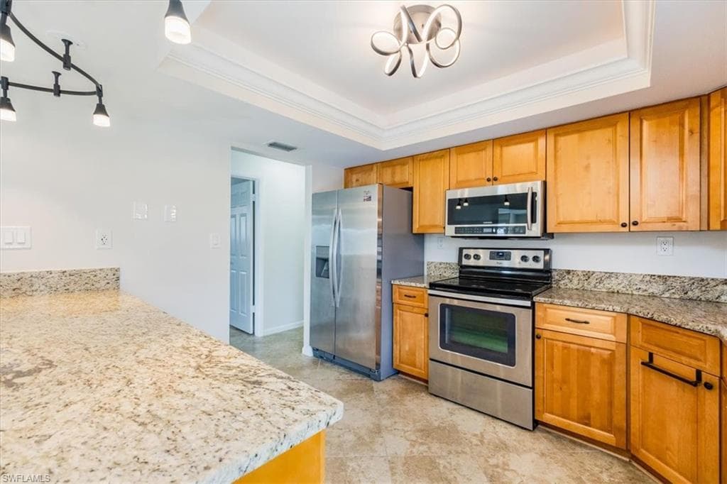 755 106th Ave N, Naples, FL 34108-9