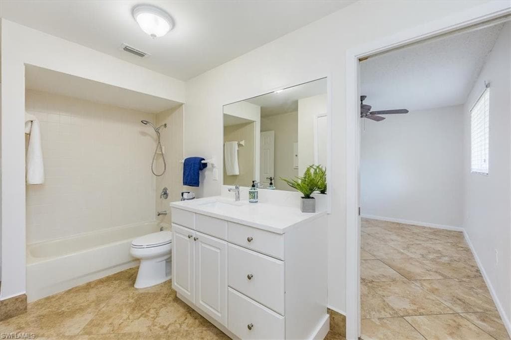 755 106th Ave N, Naples, FL 34108-18