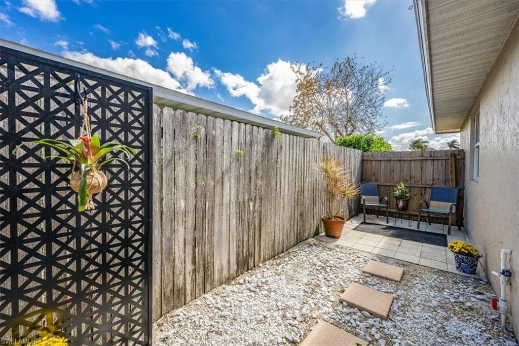 755 106th Ave N, Naples, FL 34108-23