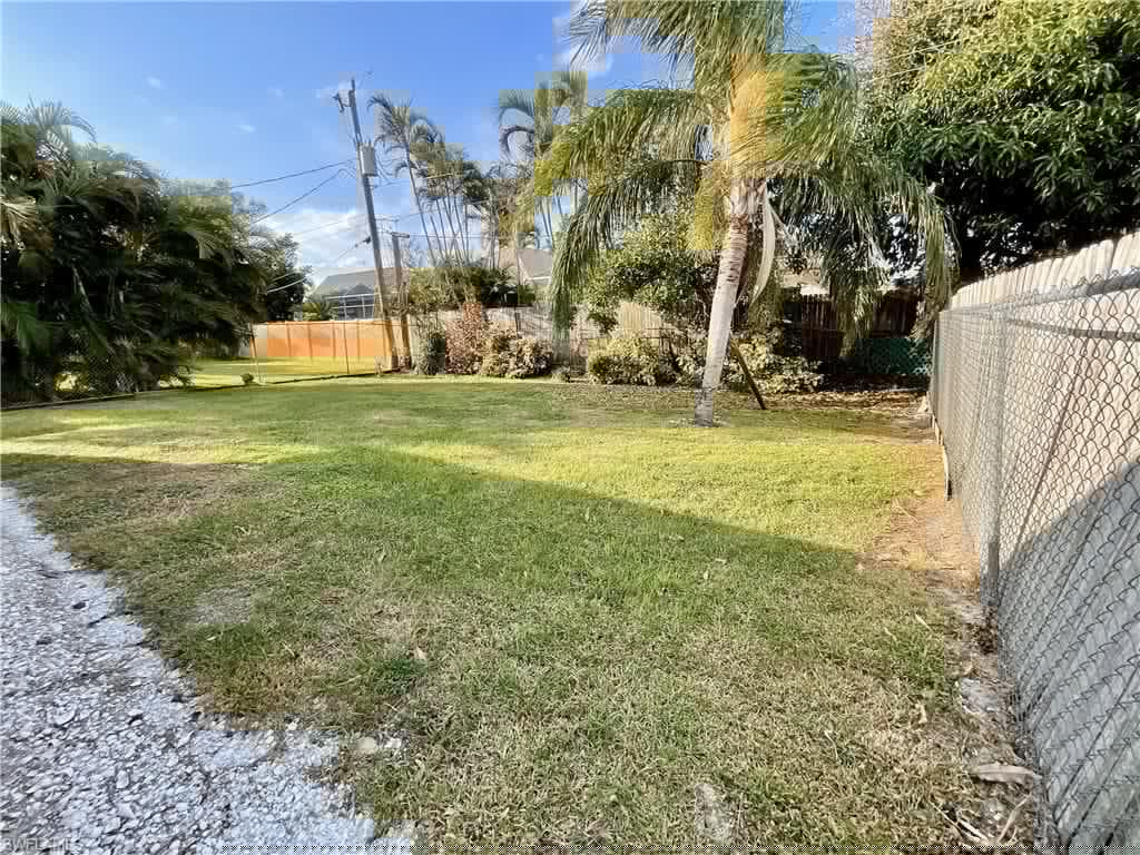 755 106th Ave N, Naples, FL 34108-27