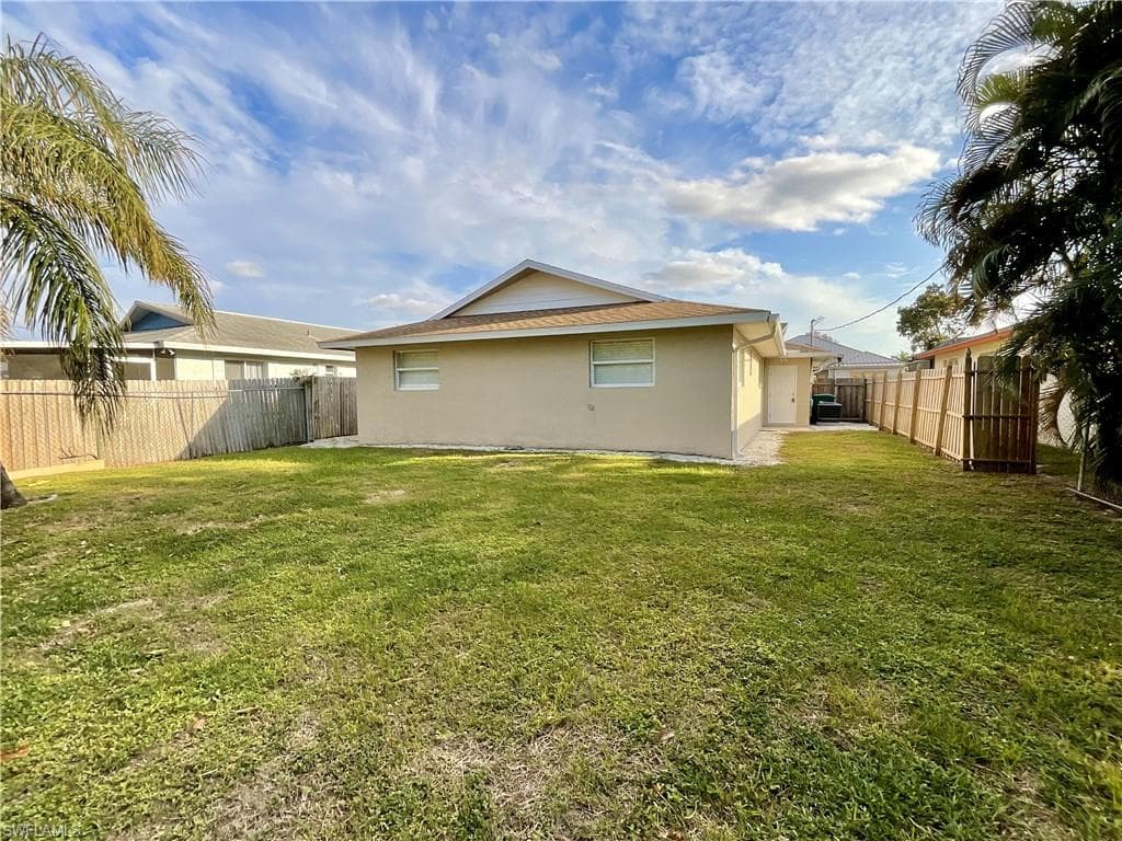 755 106th Ave N, Naples, FL 34108-28