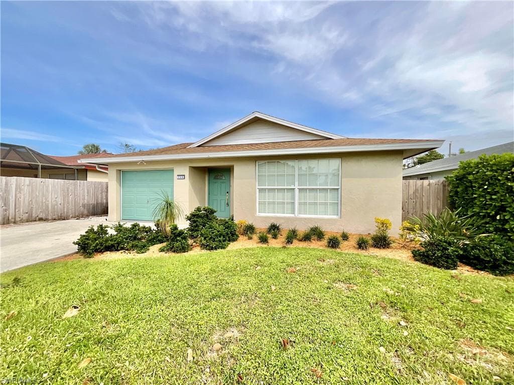 755 106th Ave N, Naples, FL 34108-4