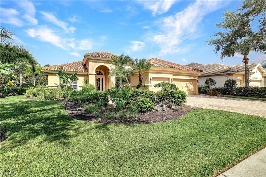 8776 Hideaway Harbor Ct, Naples, FL 34120-4