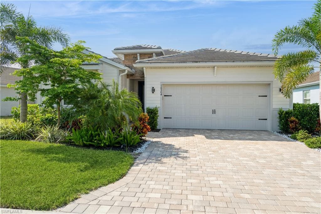 16504 Crescent Beach Way, Bonita Springs, FL 34135-4