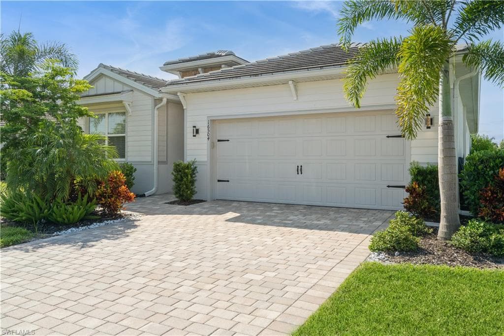 16504 Crescent Beach Way, Bonita Springs, FL 34135-7