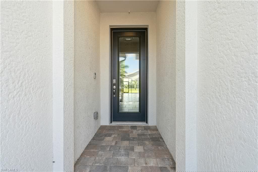 16504 Crescent Beach Way, Bonita Springs, FL 34135-8