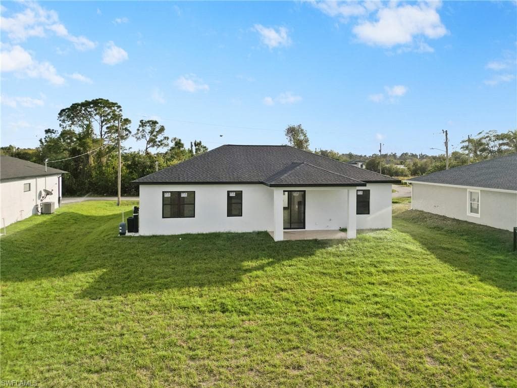 445 Paddock St, Lehigh Acres, FL 33974-3