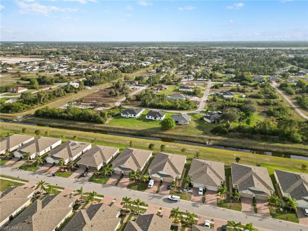 445 Paddock St, Lehigh Acres, FL 33974-5