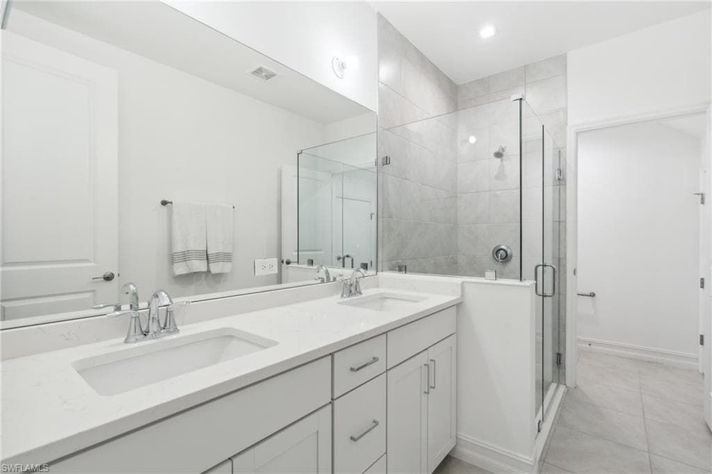 7566 Rockefeller Dr, Naples, FL 34119-14