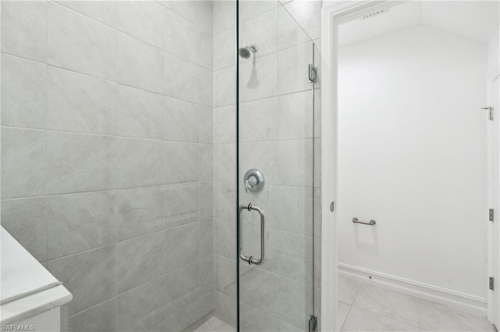 7566 Rockefeller Dr, Naples, FL 34119-15
