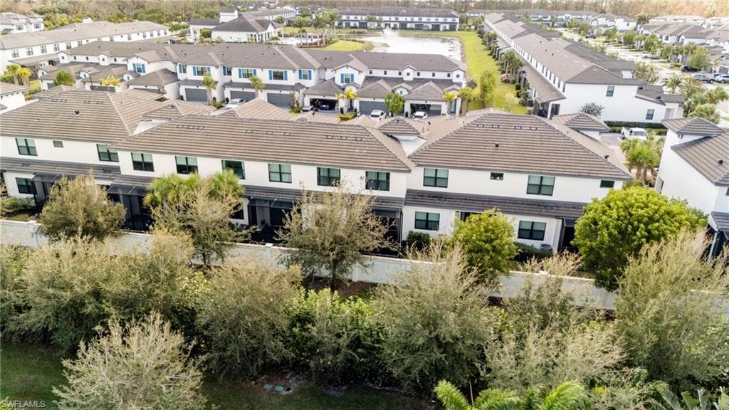 7566 Rockefeller Dr, Naples, FL 34119-26