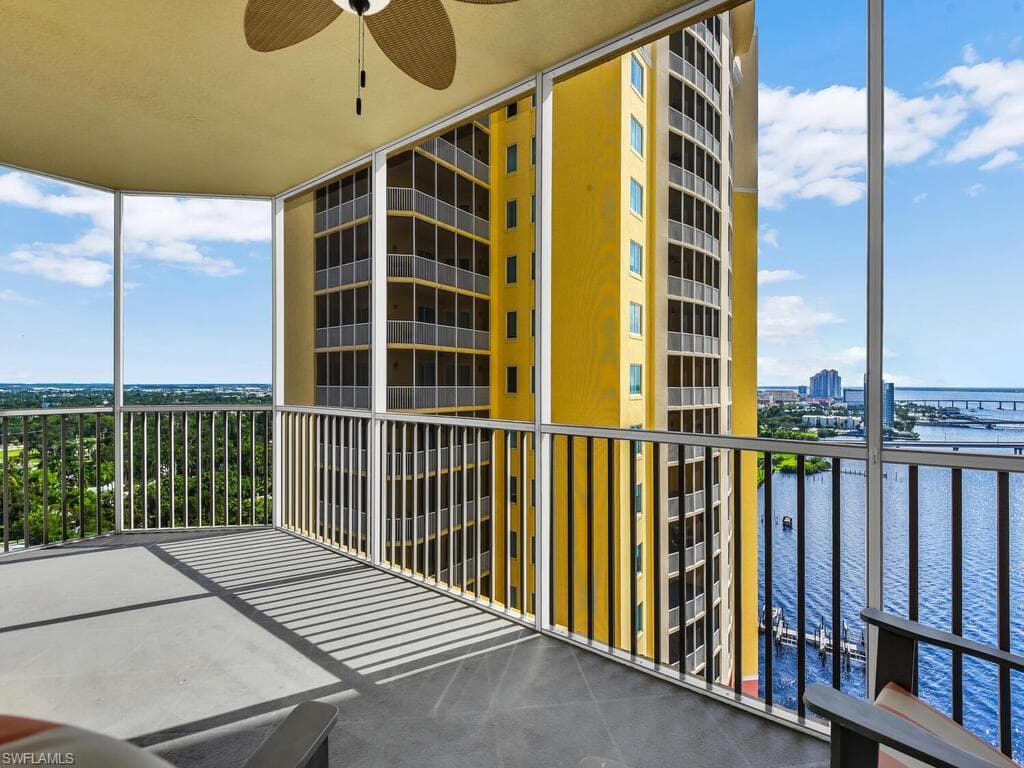2745 1st St 1805, Fort Myers, FL 33916-2