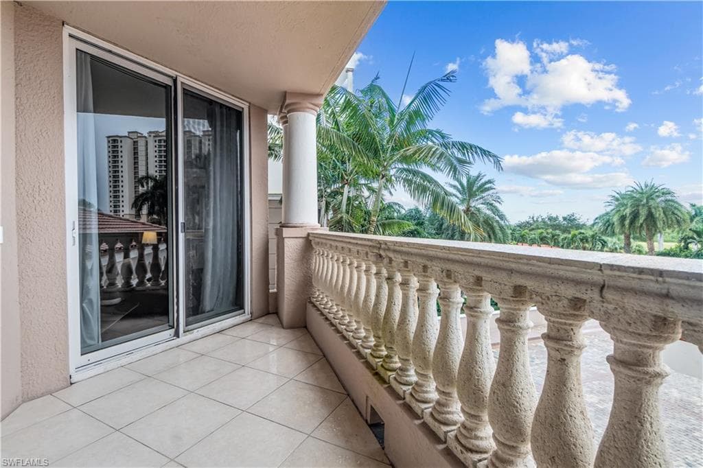 1060 Borghese Ln 204, Naples, FL 34114-26