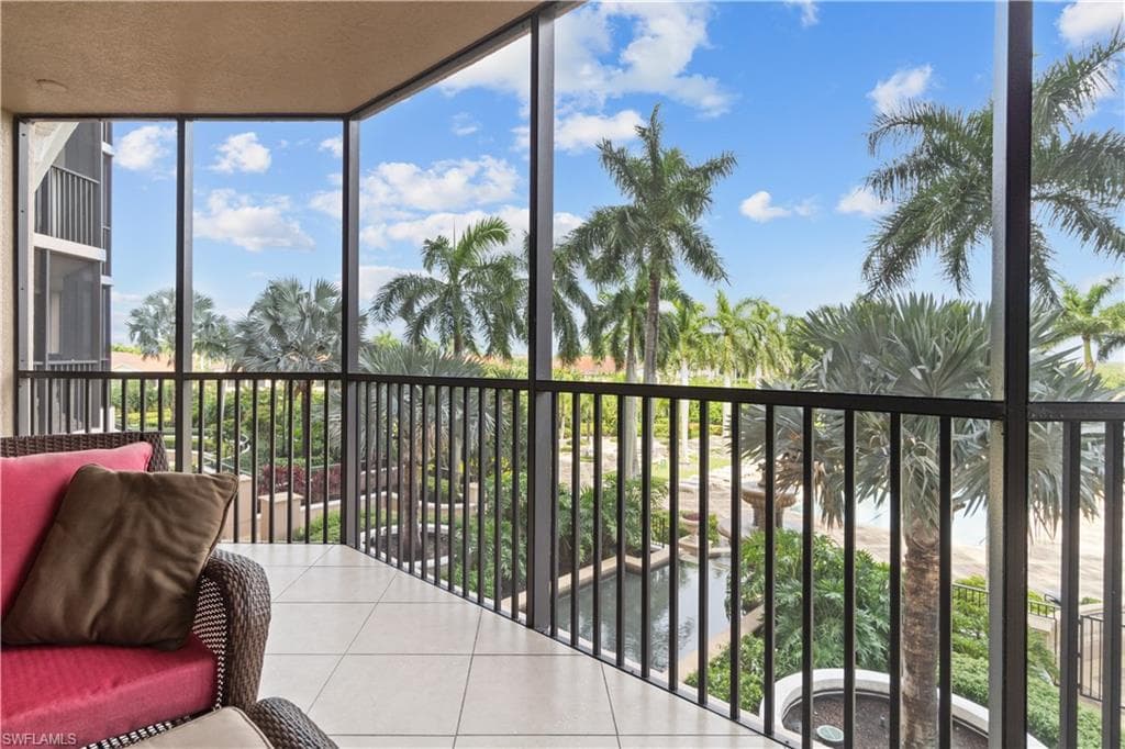 1060 Borghese Ln 204, Naples, FL 34114-40