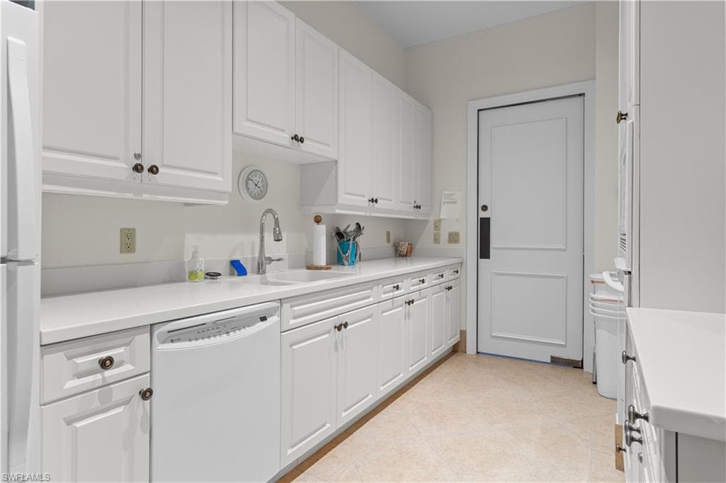 1060 Borghese Ln 204, Naples, FL 34114-46