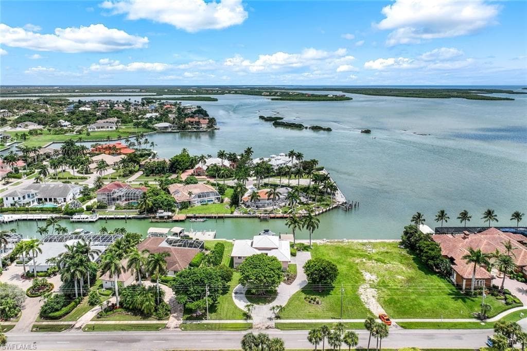 1041 Barfield Dr, Marco Island, FL 34145-3