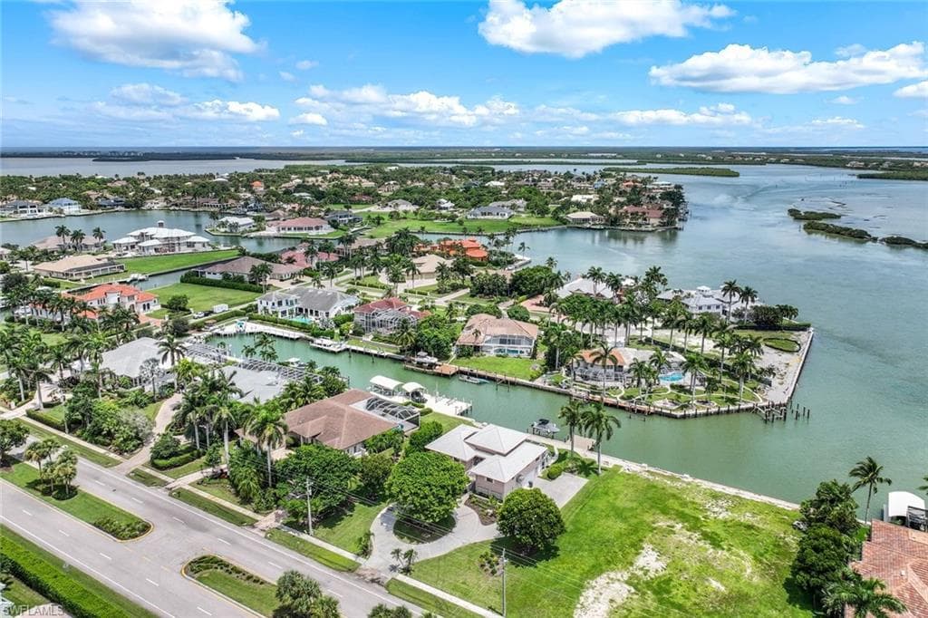 1041 Barfield Dr, Marco Island, FL 34145-40