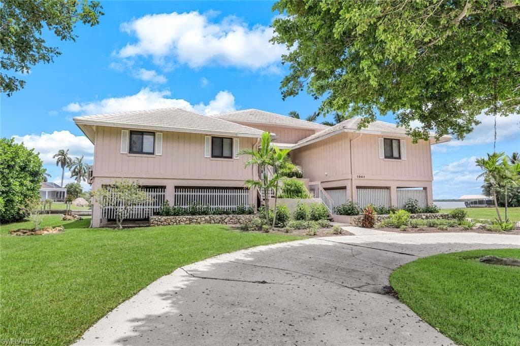 1041 Barfield Dr, Marco Island, FL 34145-7