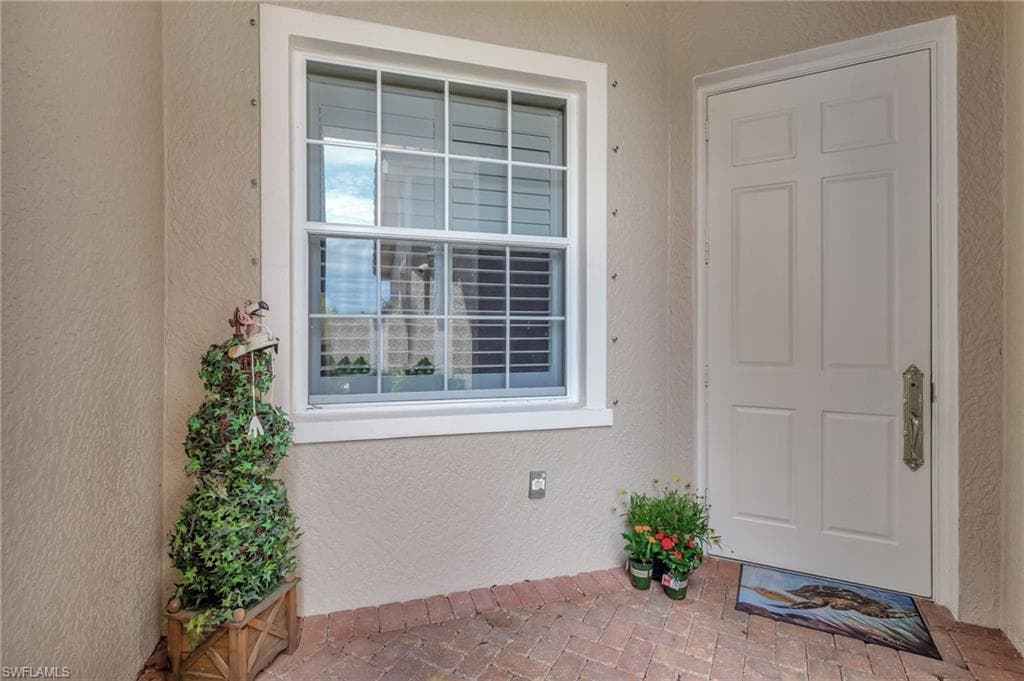 9134 Cherry Oaks Ln 102, Naples, FL 34114-35